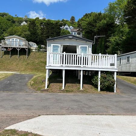 Balmoral Villa Pendine Bagian luar foto