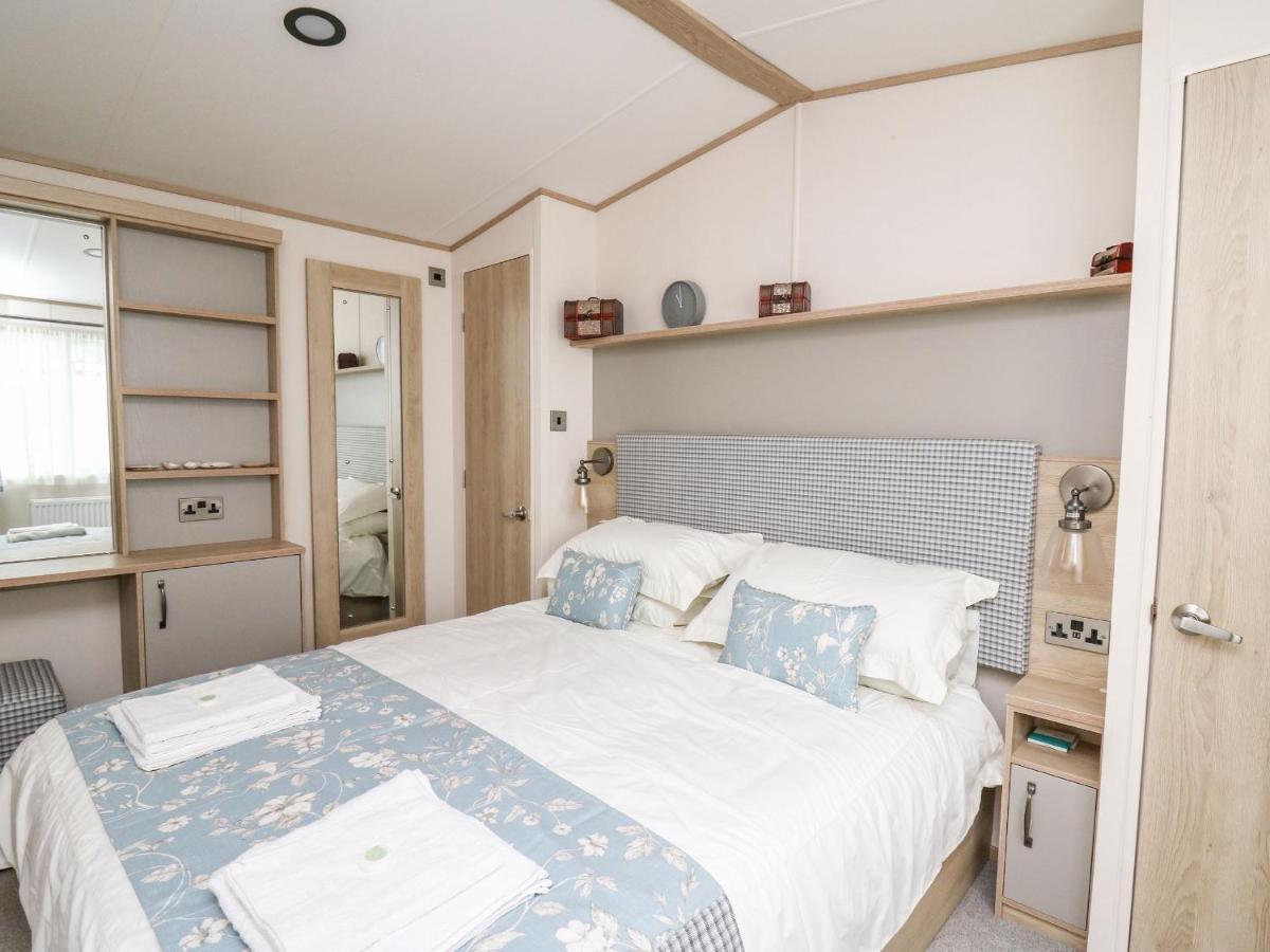 Balmoral Villa Pendine Bagian luar foto