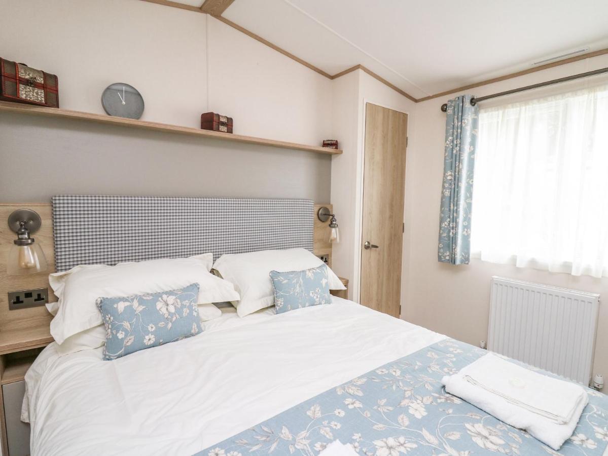 Balmoral Villa Pendine Bagian luar foto