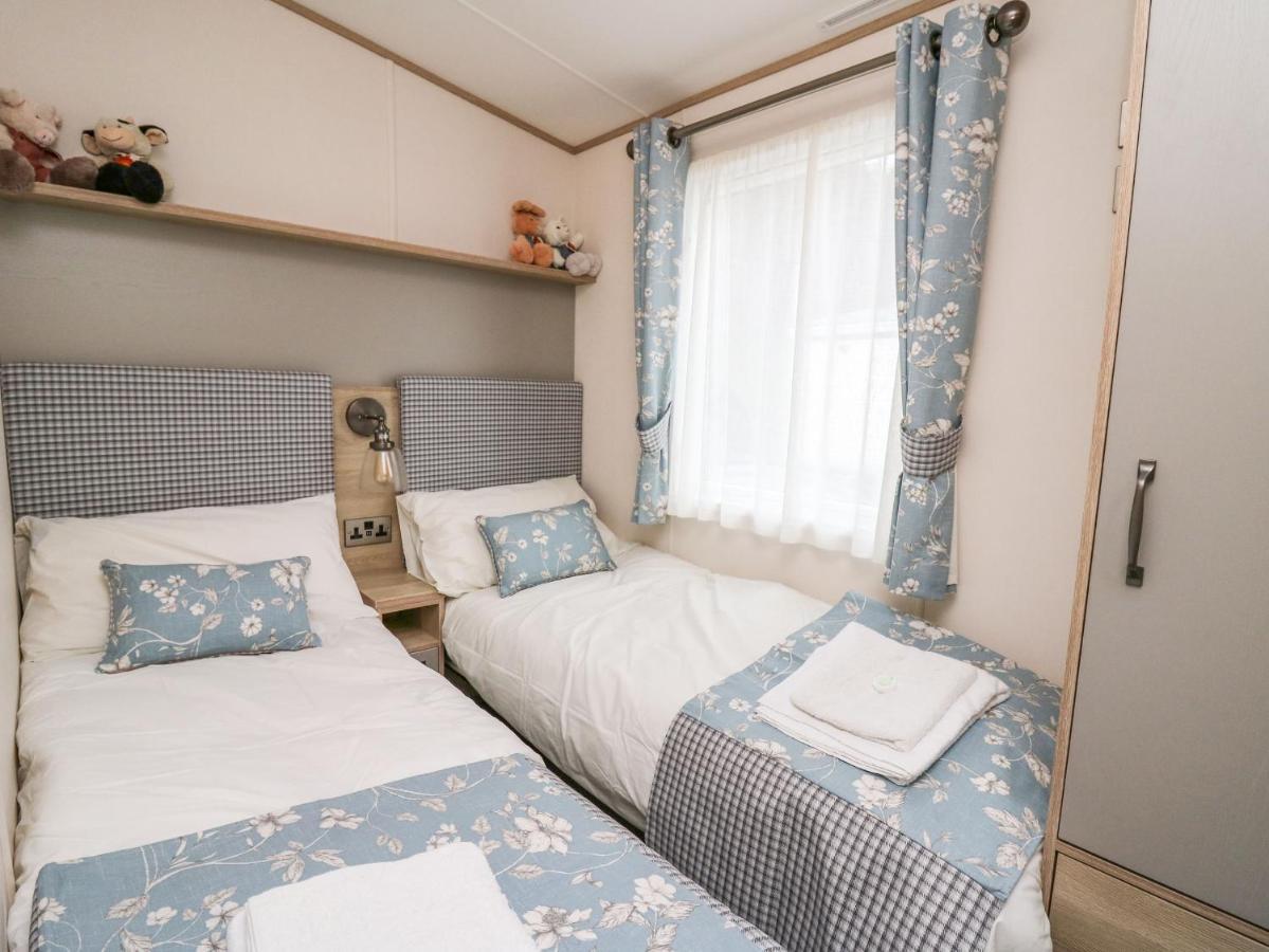 Balmoral Villa Pendine Bagian luar foto
