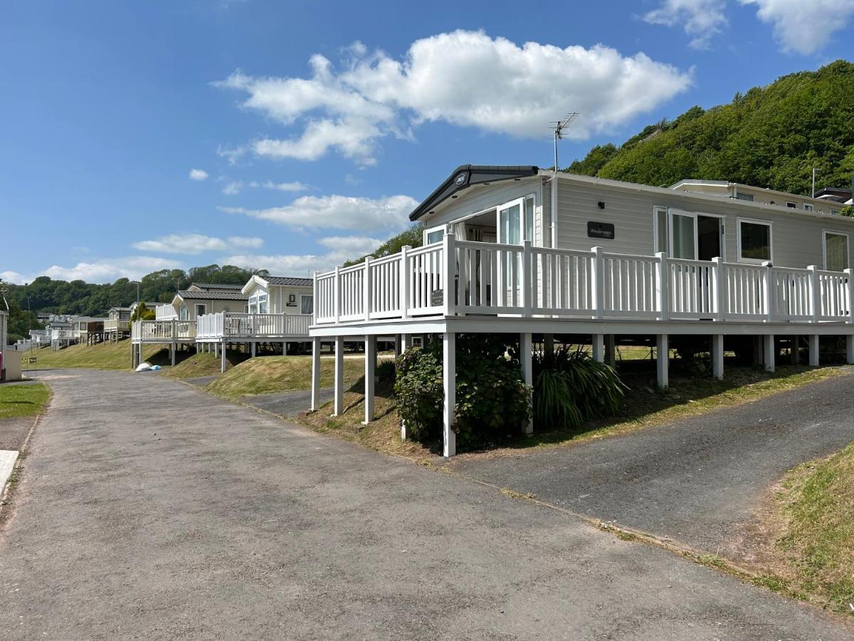 Balmoral Villa Pendine Bagian luar foto