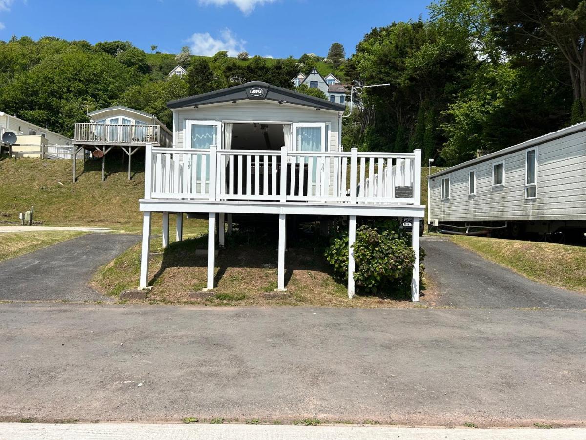 Balmoral Villa Pendine Bagian luar foto